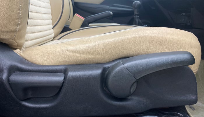 2016 Honda Jazz 1.2L I-VTEC V, Petrol, Manual, 82,632 km, Driver Side Adjustment Panel