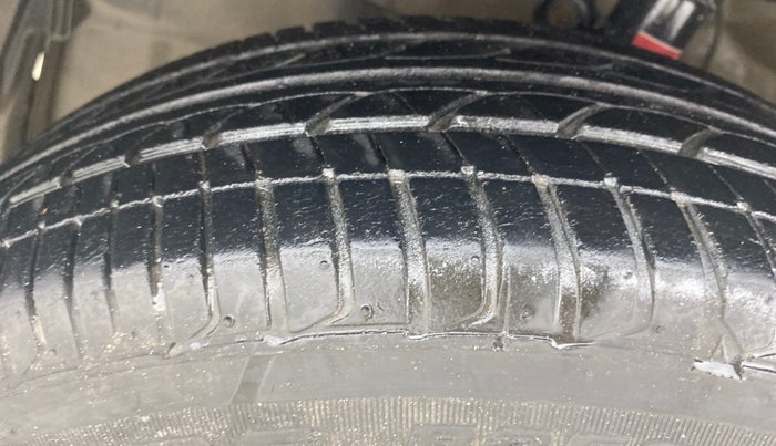 2016 Honda Jazz 1.2L I-VTEC V, Petrol, Manual, 82,632 km, Left Front Tyre Tread