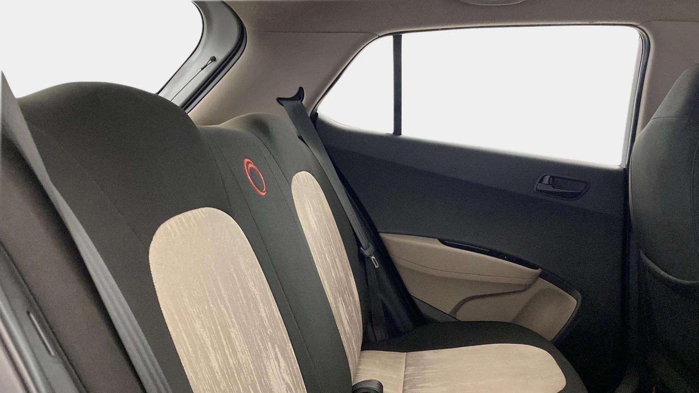 2015 Hyundai Grand i10 MAGNA 1.2 KAPPA VTVT, Petrol, Manual, 27,108 km, Right Side Rear Door Cabin