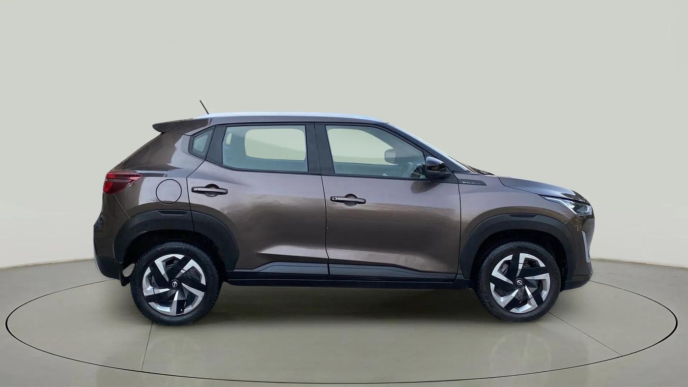 2022 Nissan MAGNITE XL, Petrol, Manual, 40,960 km, Right Side View