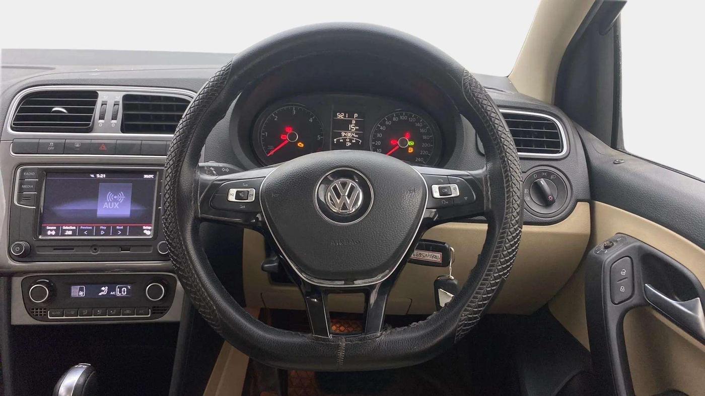 2019 Volkswagen Ameo HIGHLINE PLUS 1.5L AT 16 ALLOY, Diesel, Automatic, 94,461 km, Steering Wheel Close Up