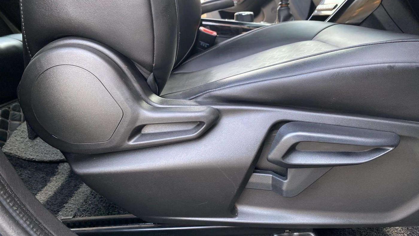 2022 Tata NEXON XZ PLUS (O) DIESEL DARK EDITION, Diesel, Manual, 60,093 km, Driver Side Adjustment Panel