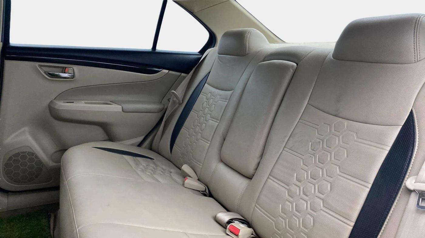 2016 Maruti Ciaz ZXI+, Petrol, Manual, 43,157 km, Right Side Rear Door Cabin