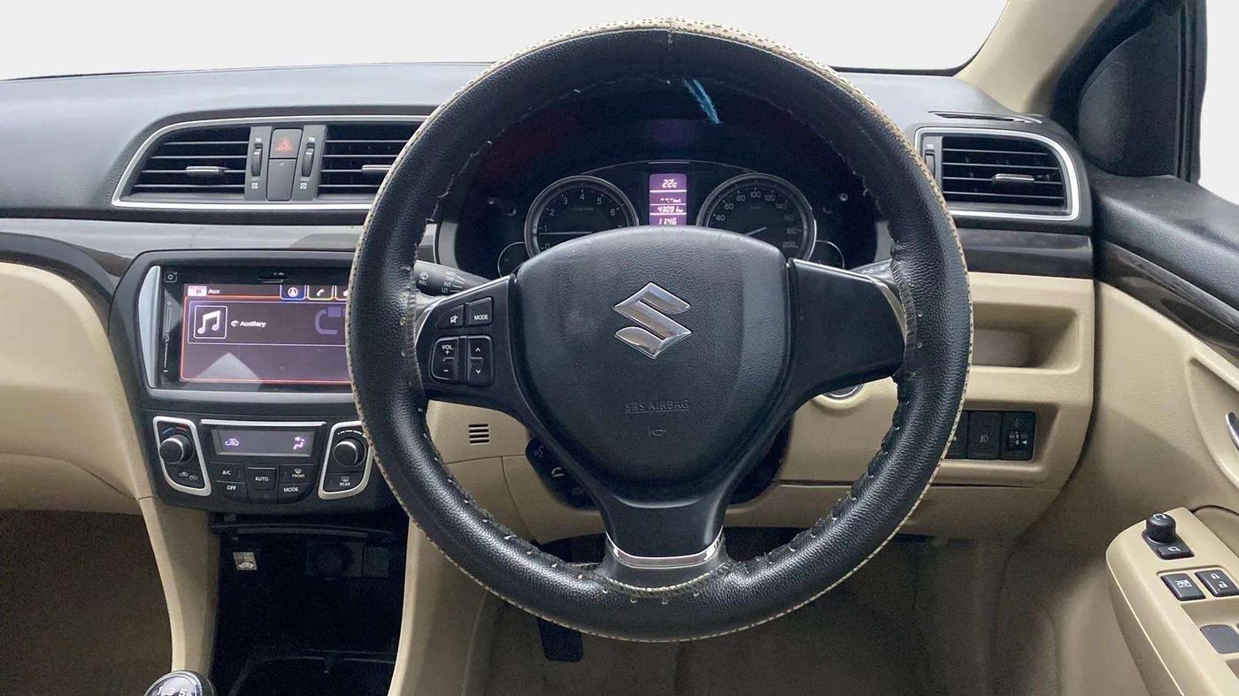 2016 Maruti Ciaz ZXI+, Petrol, Manual, 43,157 km, Steering Wheel Close Up