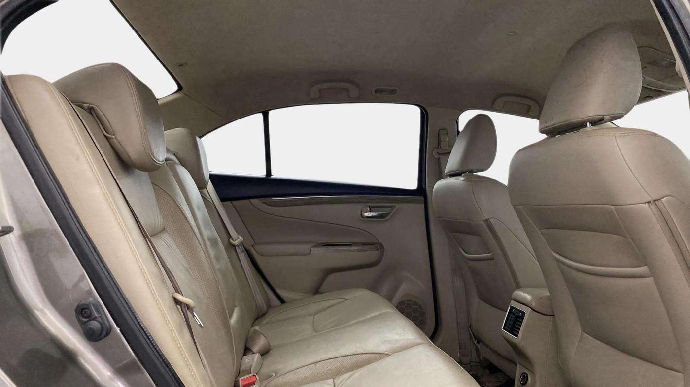 2020 Maruti Ciaz ALPHA 1.5 SHVS PETROL, Petrol, Manual, 37,537 km, Right Side Rear Door Cabin