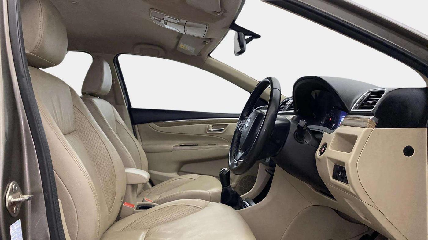 2020 Maruti Ciaz ALPHA 1.5 SHVS PETROL, Petrol, Manual, 37,537 km, Right Side Front Door Cabin