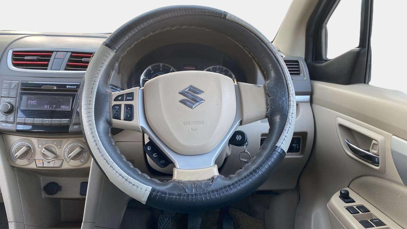 2015 Maruti Ertiga VDI SHVS, Diesel, Manual, 1,07,203 km, Steering Wheel Close Up
