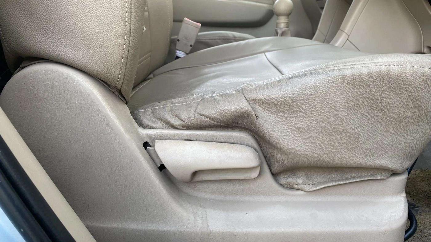 2015 Maruti Ertiga VDI SHVS, Diesel, Manual, 1,07,203 km, Driver Side Adjustment Panel