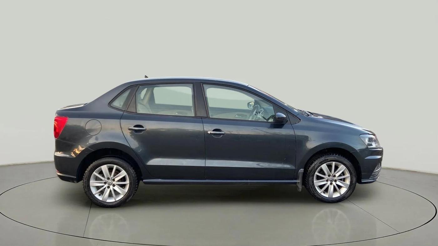 2017 Volkswagen Ameo HIGHLINE1.5L, Diesel, Manual, 42,092 km, Right Side View