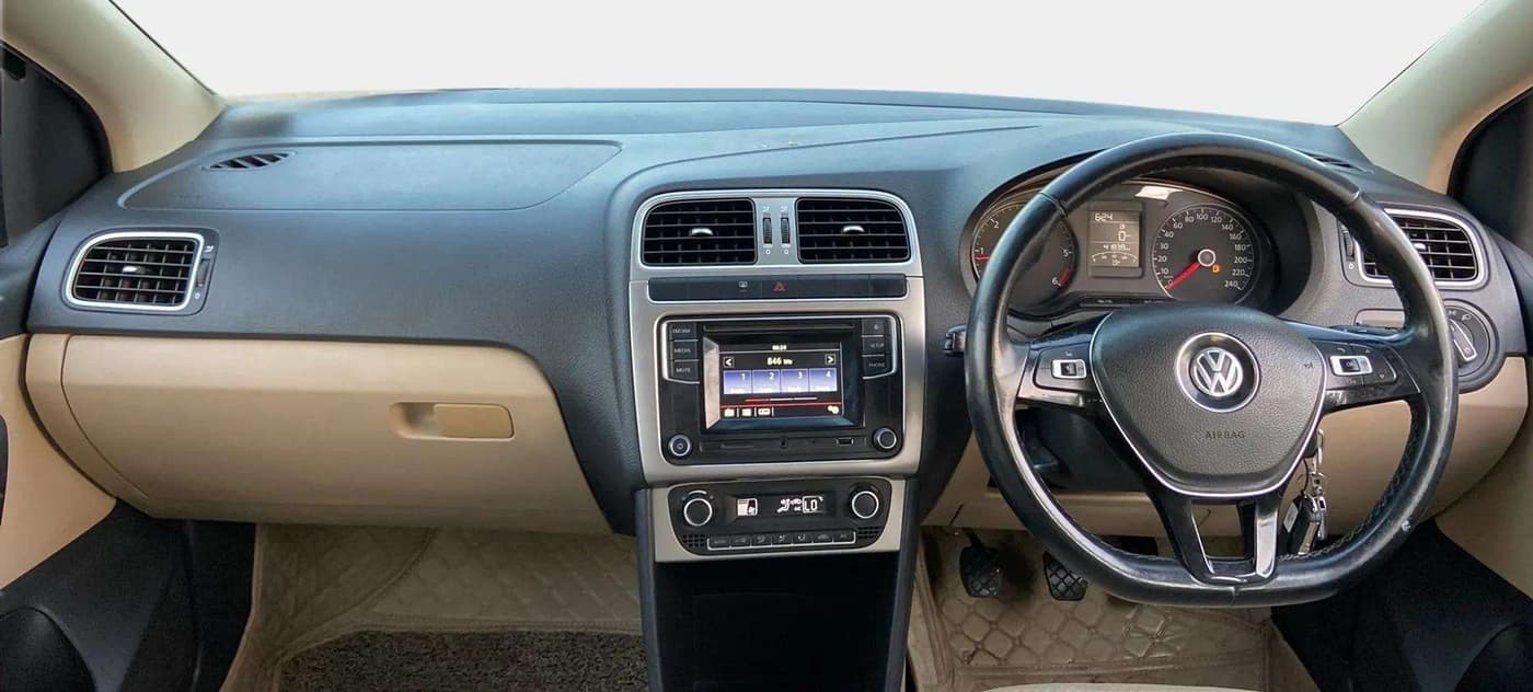 2017 Volkswagen Ameo HIGHLINE1.5L, Diesel, Manual, 42,092 km, Dashboard