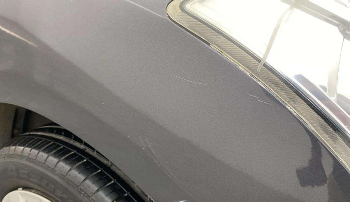 2013 Maruti Ertiga ZXI, Petrol, Manual, 64,428 km, Right fender - Paint has minor damage