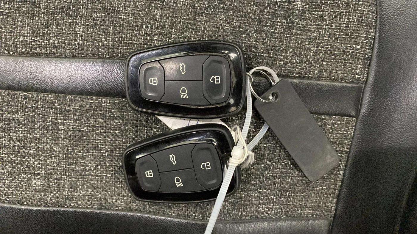 2021 Tata NEXON XZ PLUS PETROL, Petrol, Manual, 84,408 km, Key Close Up