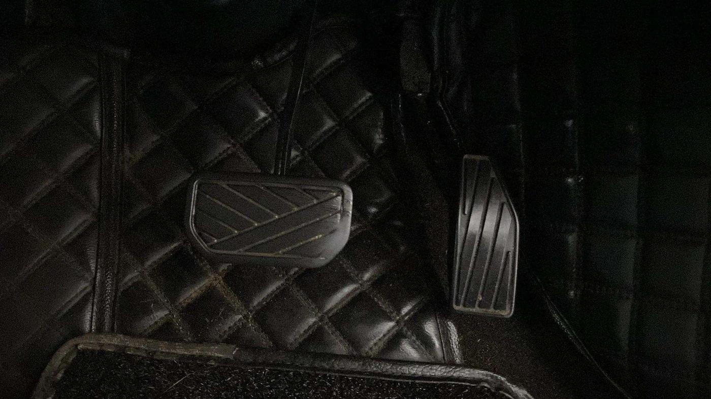 2021 Maruti XL6 ALPHA AT, Petrol, Automatic, 70,329 km, Pedals