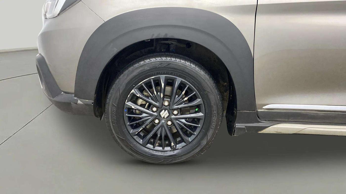 2021 Maruti XL6 ALPHA AT, Petrol, Automatic, 70,329 km, Left Front Wheel