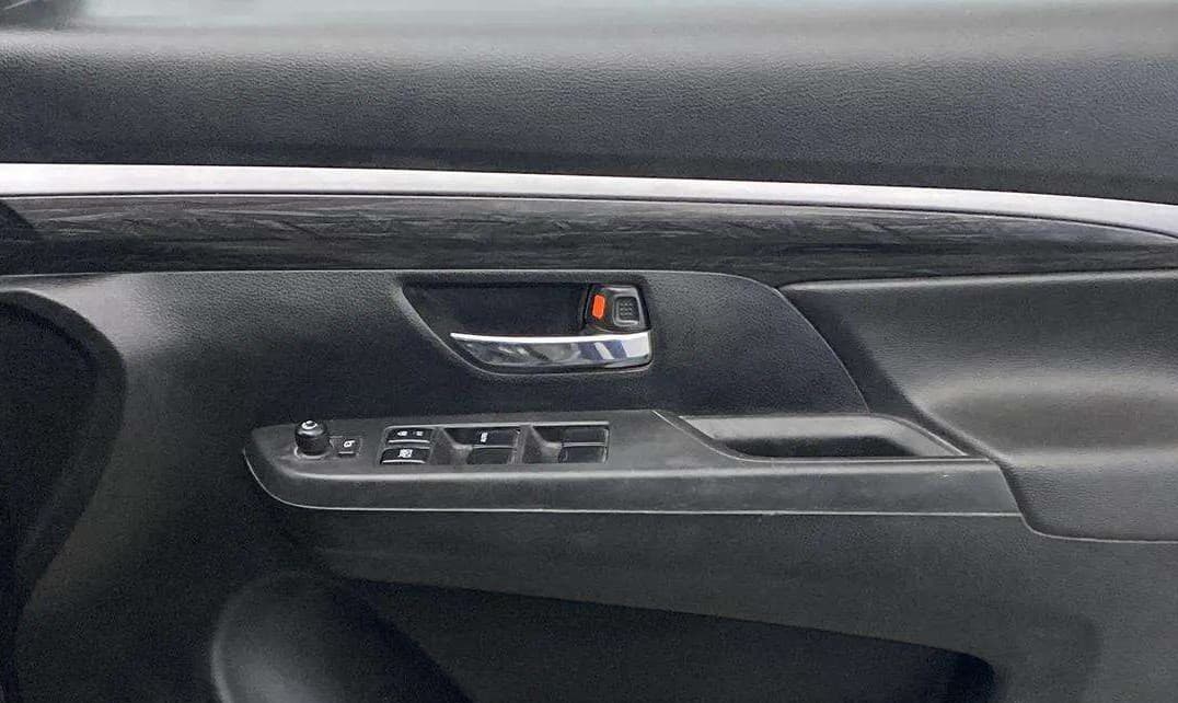 2021 Maruti XL6 ALPHA AT, Petrol, Automatic, 70,329 km, Driver Side Door Panels Control