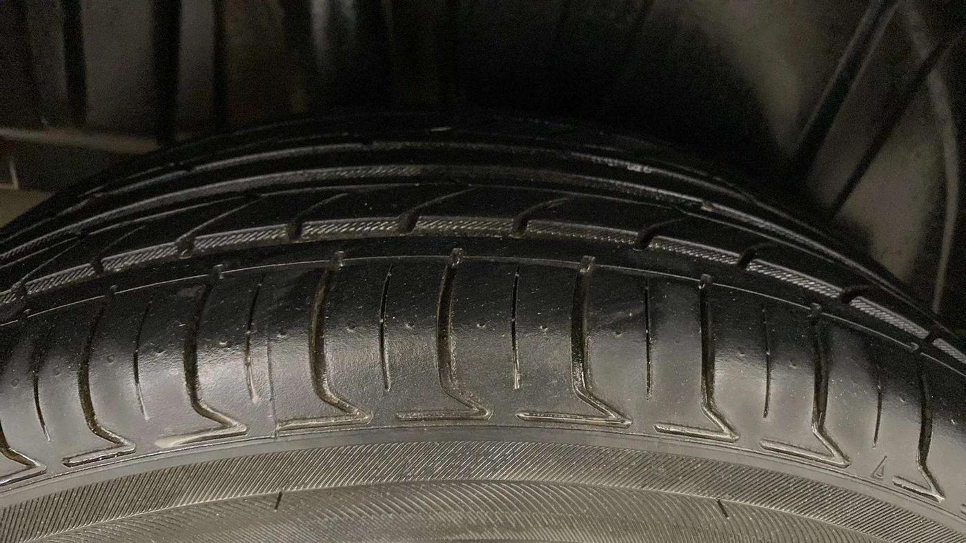 2021 Maruti XL6 ALPHA AT, Petrol, Automatic, 70,329 km, Right Rear Tyre Tread