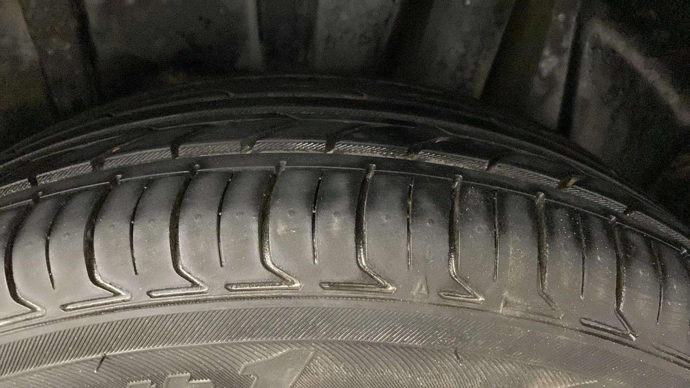 2021 Maruti XL6 ALPHA AT, Petrol, Automatic, 70,329 km, Left Rear Tyre Tread