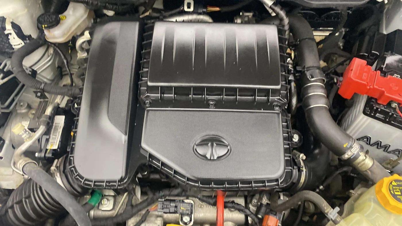 2023 Tata NEXON PURE SUNROOF 1.5 DIESEL, Diesel, Manual, 15,994 km, Open Bonet