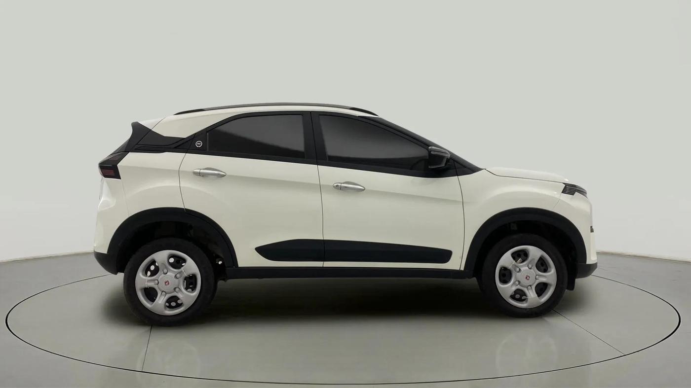 2023 Tata NEXON PURE SUNROOF 1.5 DIESEL, Diesel, Manual, 15,994 km, Right Side View