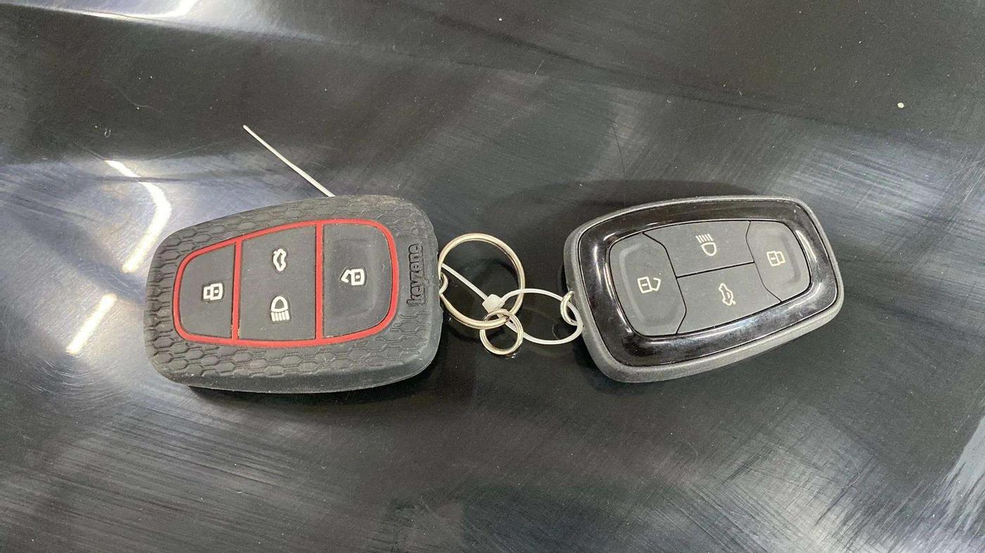 2023 Tata NEXON XZ PLUS PETROL SUNROOF DARK EDITION, Petrol, Manual, 17,094 km, Key Close Up