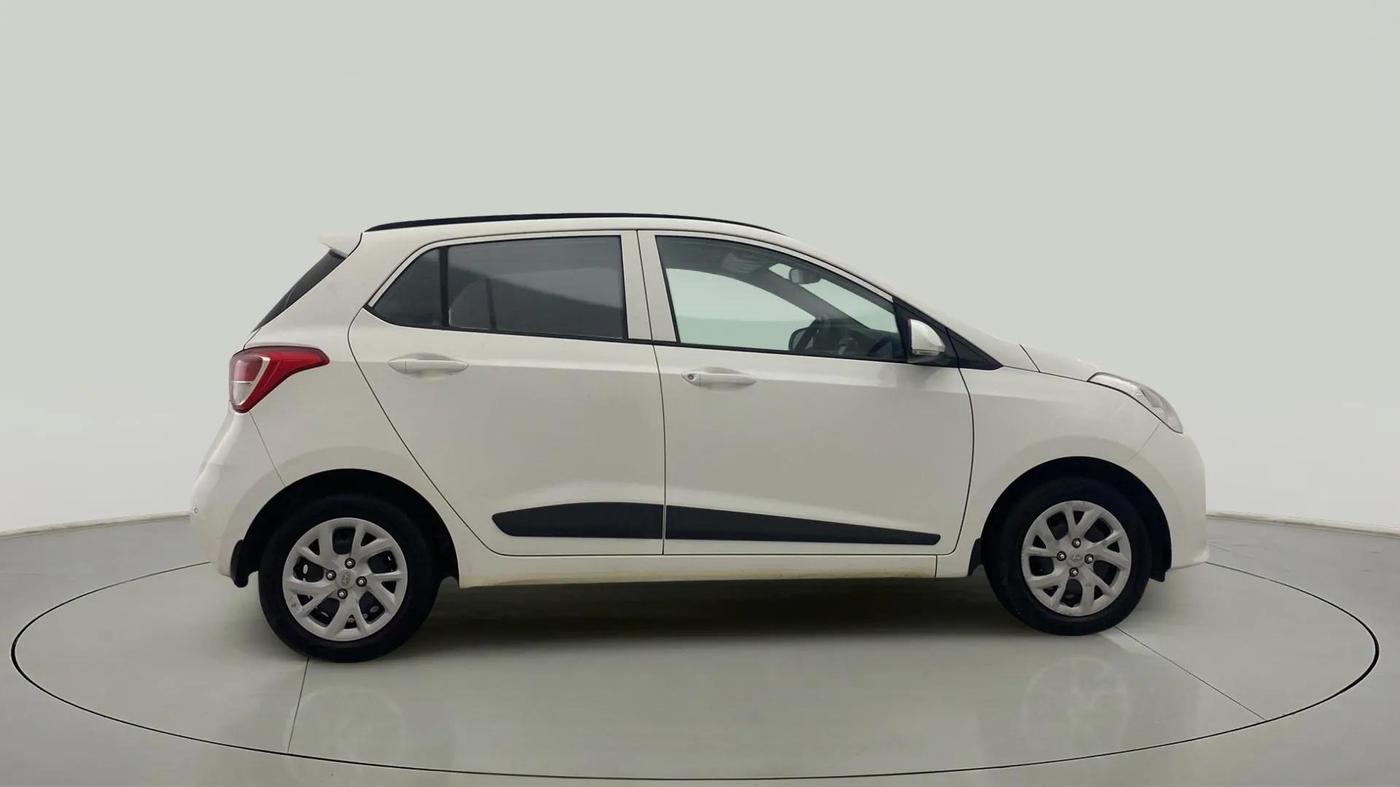 2019 Hyundai Grand i10 SPORTZ 1.2 KAPPA VTVT, Petrol, Manual, 26,930 km, Right Side View