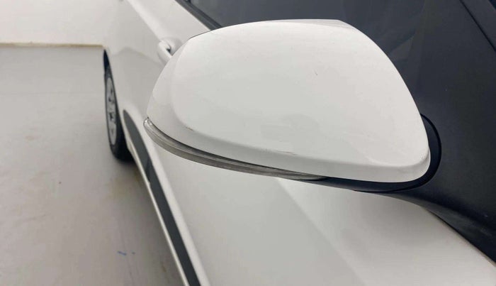 2019 Hyundai Grand i10 SPORTZ 1.2 KAPPA VTVT, Petrol, Manual, 26,930 km, Right rear-view mirror - Indicator light has minor damage