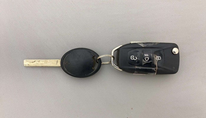 2021 Tata Tiago XZ PLUS DUAL TONE PETROL, Petrol, Manual, 52,833 km, Key Close Up