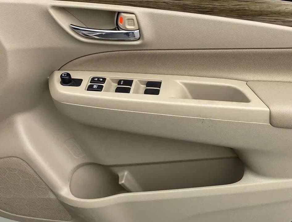 2021 Maruti Ciaz SIGMA 1.5 SHVS MT  PETROL, Petrol, Manual, 48,722 km, Driver Side Door Panels Control