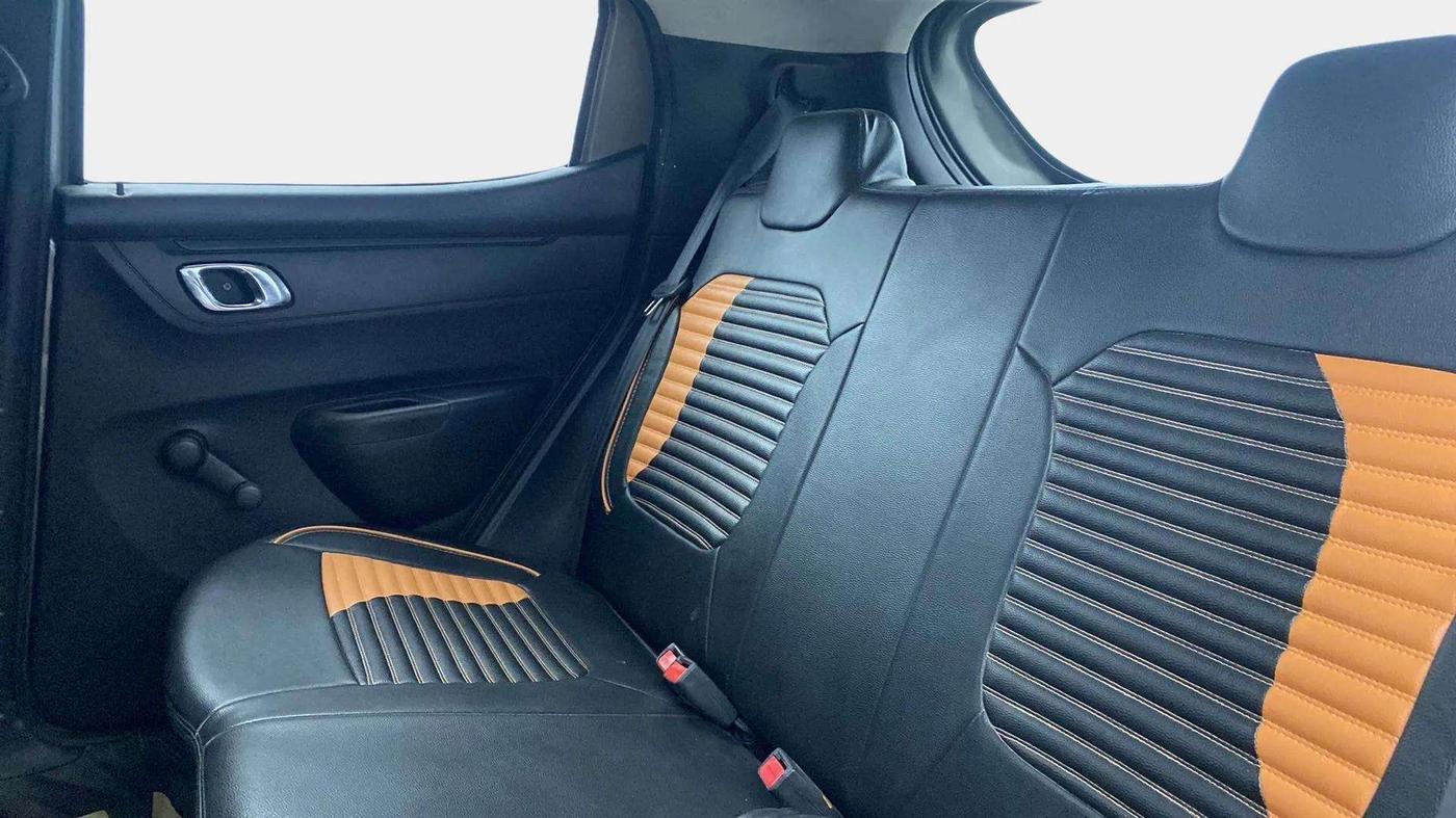 2019 Renault Kwid RXT 1.0 AMT (O), Petrol, Automatic, 67,434 km, Right Side Rear Door Cabin