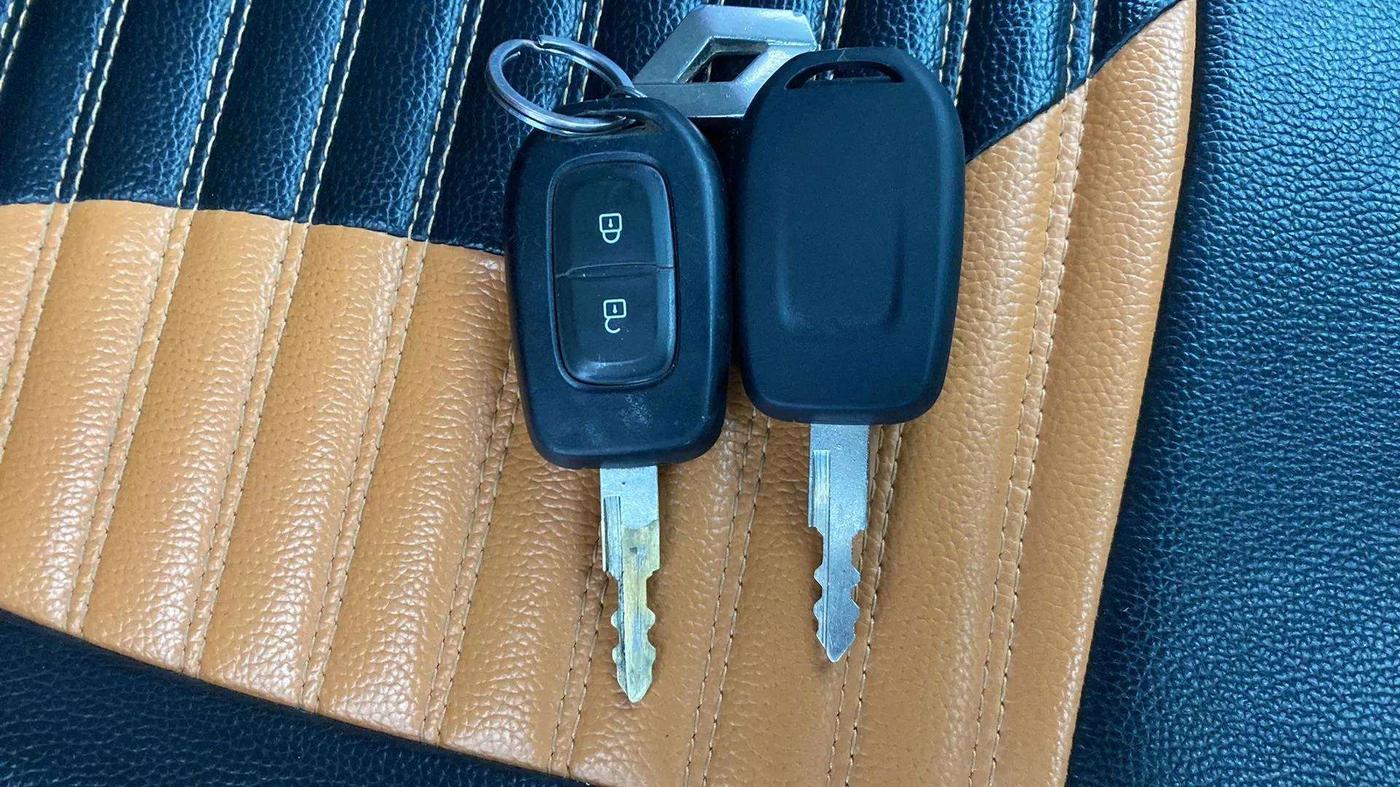 2019 Renault Kwid RXT 1.0 AMT (O), Petrol, Automatic, 67,434 km, Key Close Up