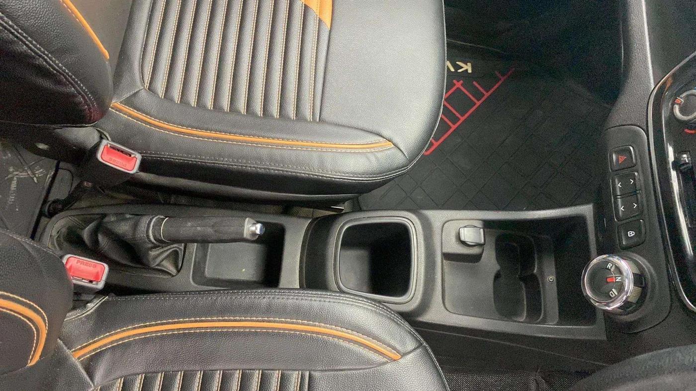 2019 Renault Kwid RXT 1.0 AMT (O), Petrol, Automatic, 67,434 km, Gear Lever
