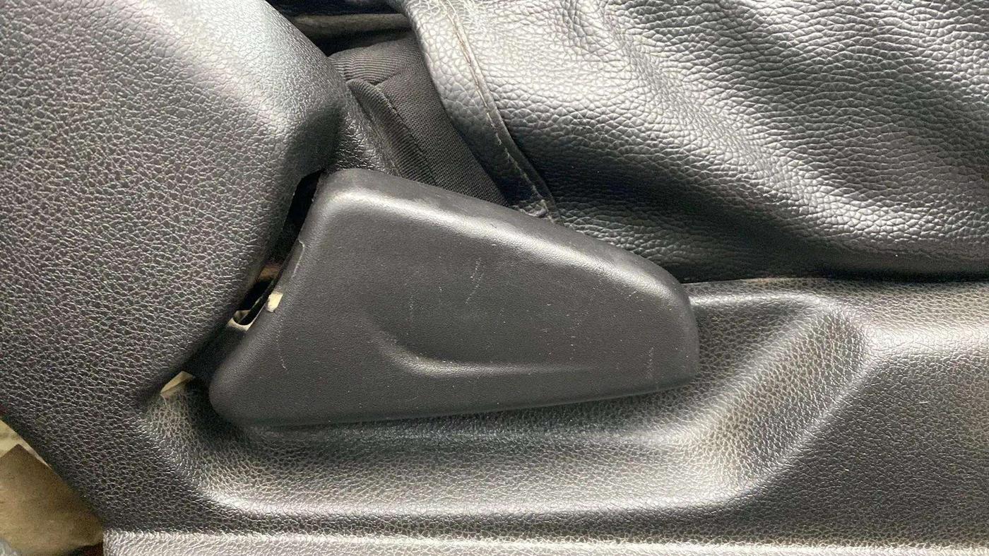 2019 Renault Kwid RXT 1.0 AMT (O), Petrol, Automatic, 67,434 km, Driver Side Adjustment Panel