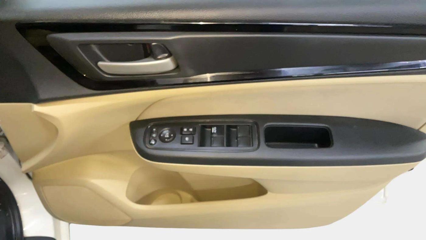 2019 Honda Amaze 1.2L I-VTEC S, Petrol, Manual, 24,203 km, Driver Side Door Panels Control