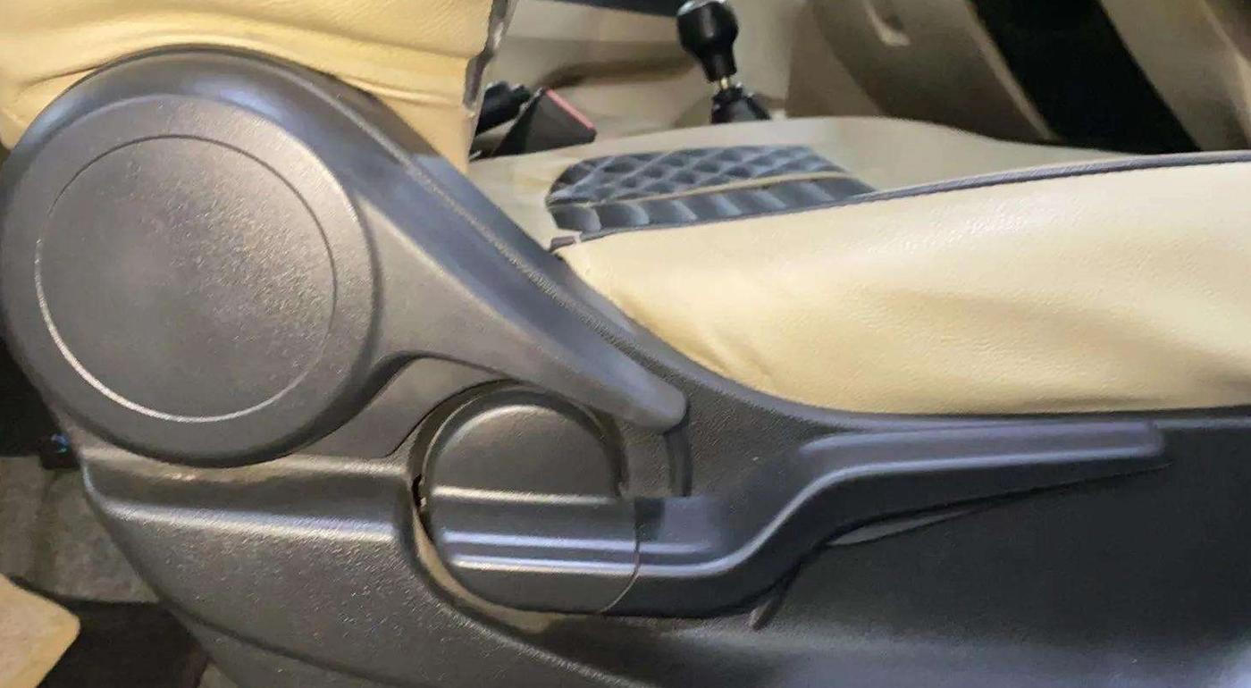 2019 Honda Amaze 1.2L I-VTEC S, Petrol, Manual, 24,203 km, Driver Side Adjustment Panel