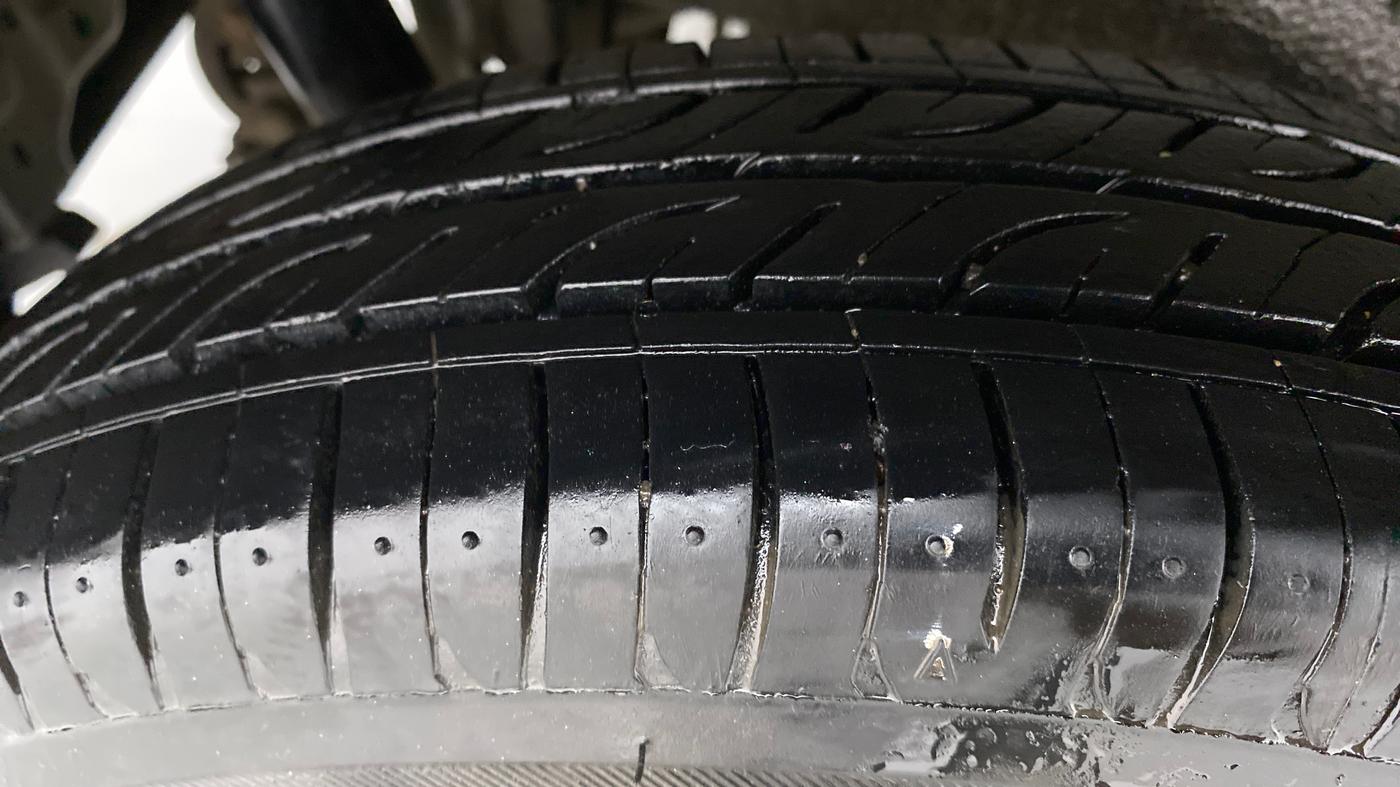 2013 Maruti Wagon R 1.0 LXI, Petrol, Manual, 56,484 km, Right Rear Tyre Tread