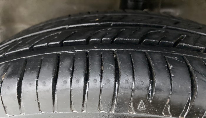 2013 Maruti Wagon R 1.0 LXI, Petrol, Manual, 56,484 km, Left Front Tyre Tread