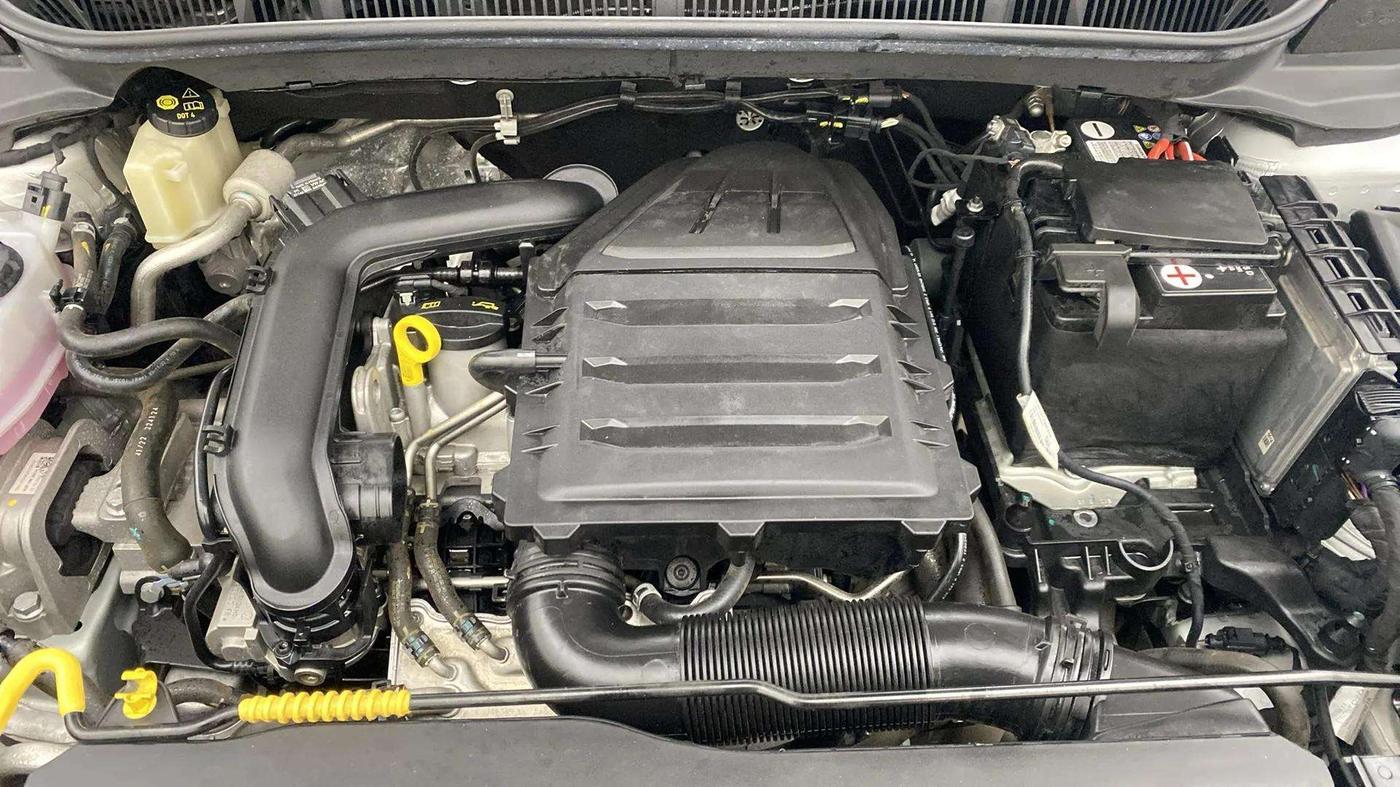 2022 Skoda KUSHAQ STYLE 1.0L TSI AT, Petrol, Automatic, 21,022 km, Engine View