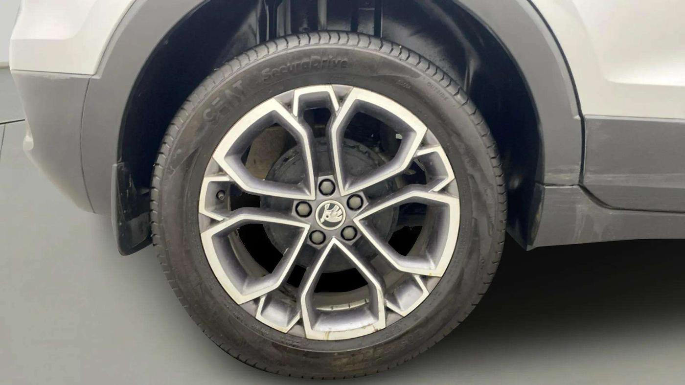 2022 Skoda KUSHAQ STYLE 1.0L TSI AT, Petrol, Automatic, 21,022 km, Right Rear Wheel