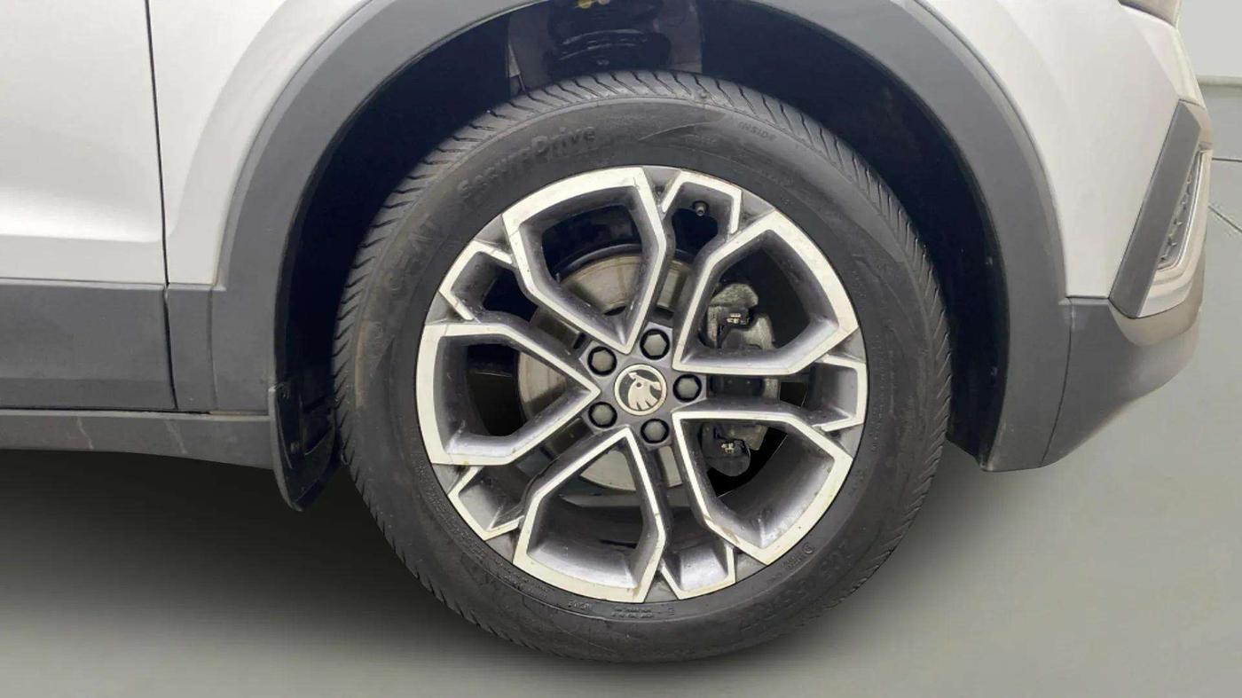 2022 Skoda KUSHAQ STYLE 1.0L TSI AT, Petrol, Automatic, 21,022 km, Right Front Wheel