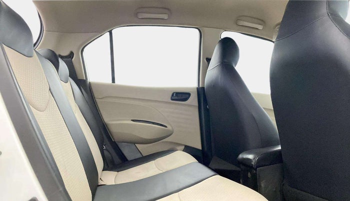 2022 Hyundai NEW SANTRO MAGNA EXECUTIVE CNG, CNG, Manual, 37,448 km, Right Side Rear Door Cabin