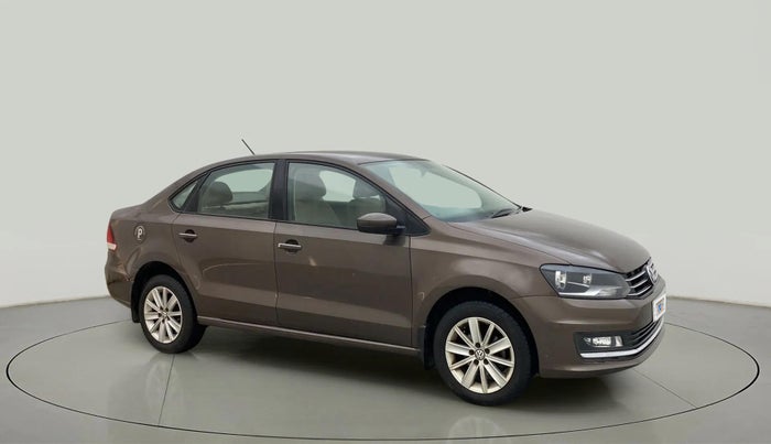 2015 Volkswagen Vento HIGHLINE 1.6 MPI, Petrol, Manual, 77,287 km, Right Front Diagonal