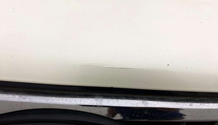 2019 Mahindra XUV300 W8 (O) 1.5 DIESEL, Diesel, Manual, 62,238 km, Bonnet (hood) - Slightly dented
