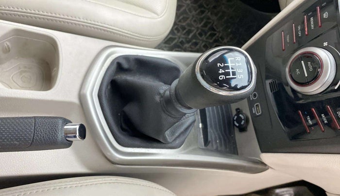 2019 Mahindra XUV300 W8 (O) 1.5 DIESEL, Diesel, Manual, 62,238 km, Gear Lever