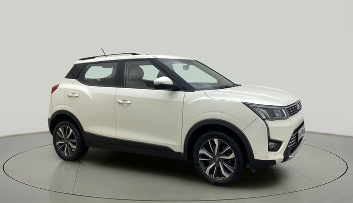 2019 Mahindra XUV300 W8 (O) 1.5 DIESEL, Diesel, Manual, 62,238 km, Right Front Diagonal
