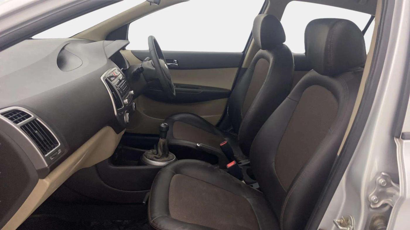 2013 Hyundai i20 MAGNA 1.2, Petrol, Manual, 42,322 km, Right Side Front Door Cabin