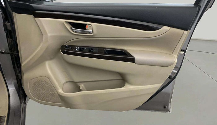 2017 Maruti Ciaz ZETA 1.4  AT PETROL, Petrol, Automatic, 31,298 km, Driver Side Door Panels Control