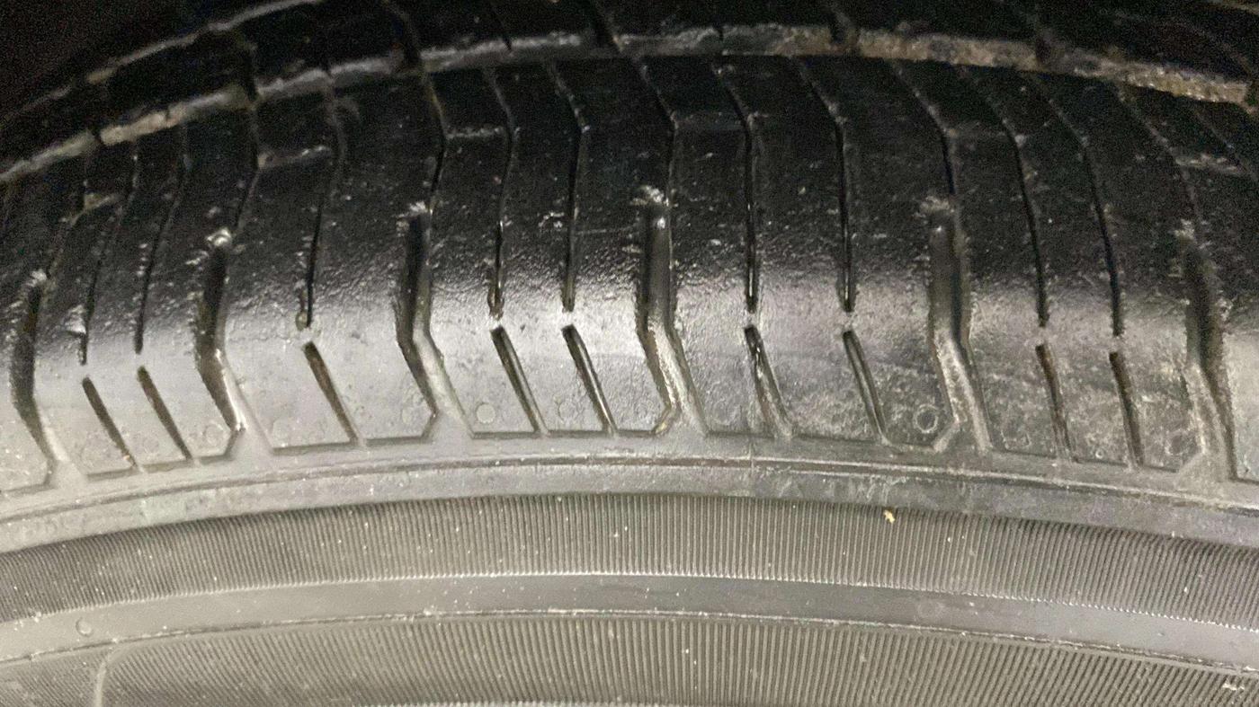 2017 Hyundai Creta E PLUS 1.6 PETROL, Petrol, Manual, 46,203 km, Left Rear Tyre Tread