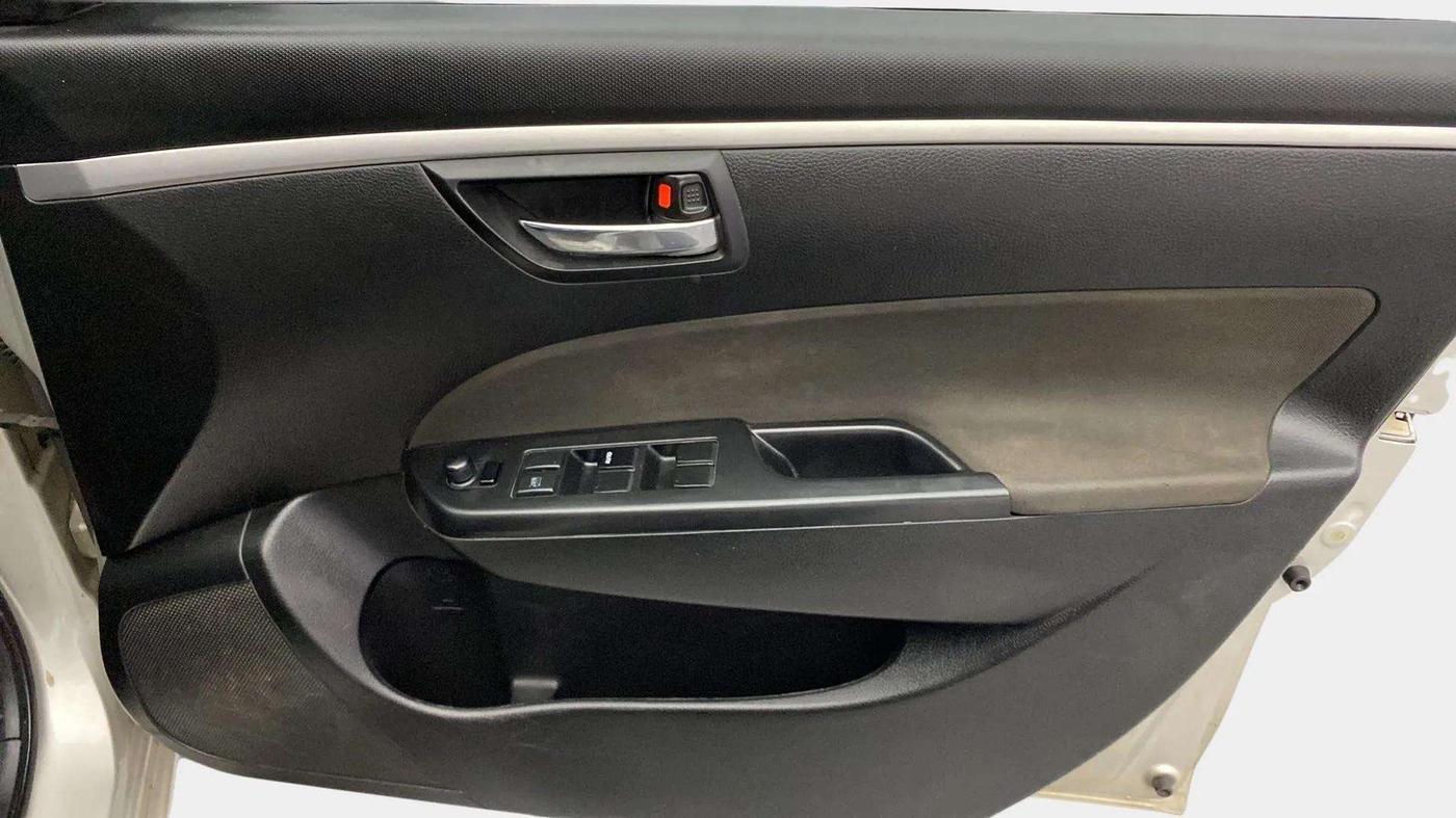 2015 Maruti Swift VXI, Petrol, Manual, 65,883 km, Driver Side Door Panels Control
