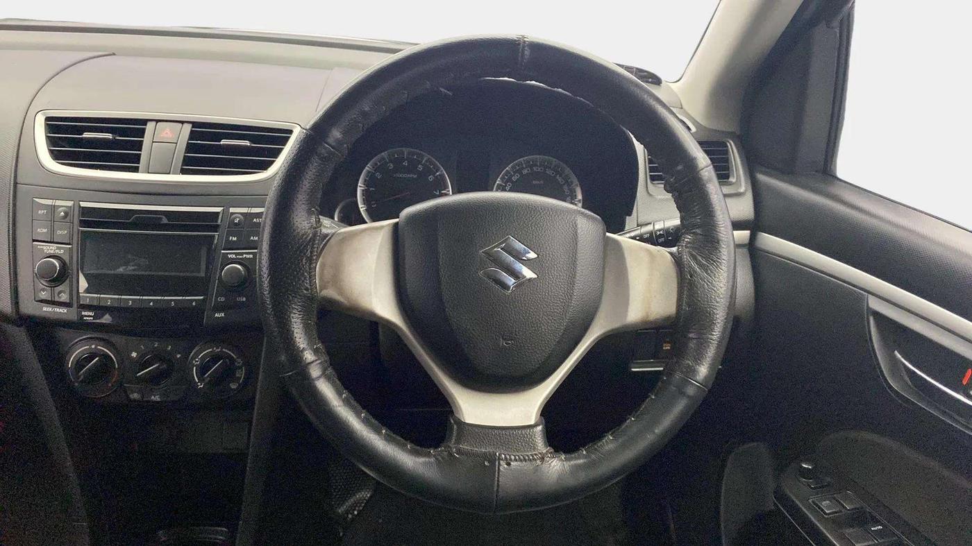 2015 Maruti Swift VXI, Petrol, Manual, 65,883 km, Steering Wheel Close Up