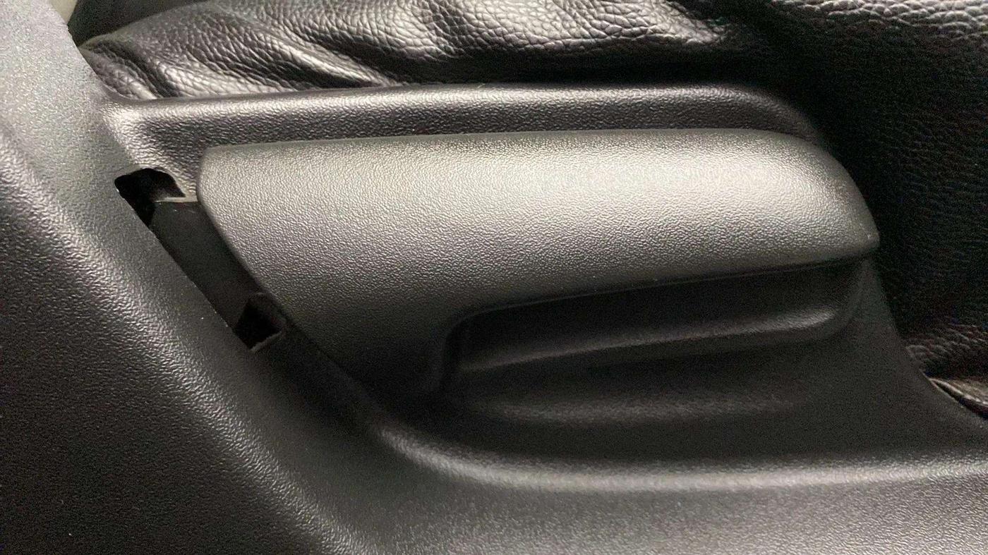 2015 Maruti Swift VXI, Petrol, Manual, 65,883 km, Driver Side Adjustment Panel